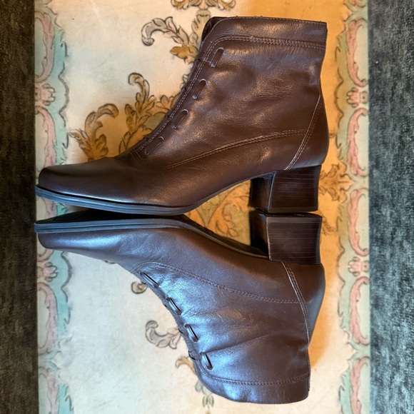 Classic Elements Brown Leather Booties, Women’s Sz 6 - Picture 8 of 13